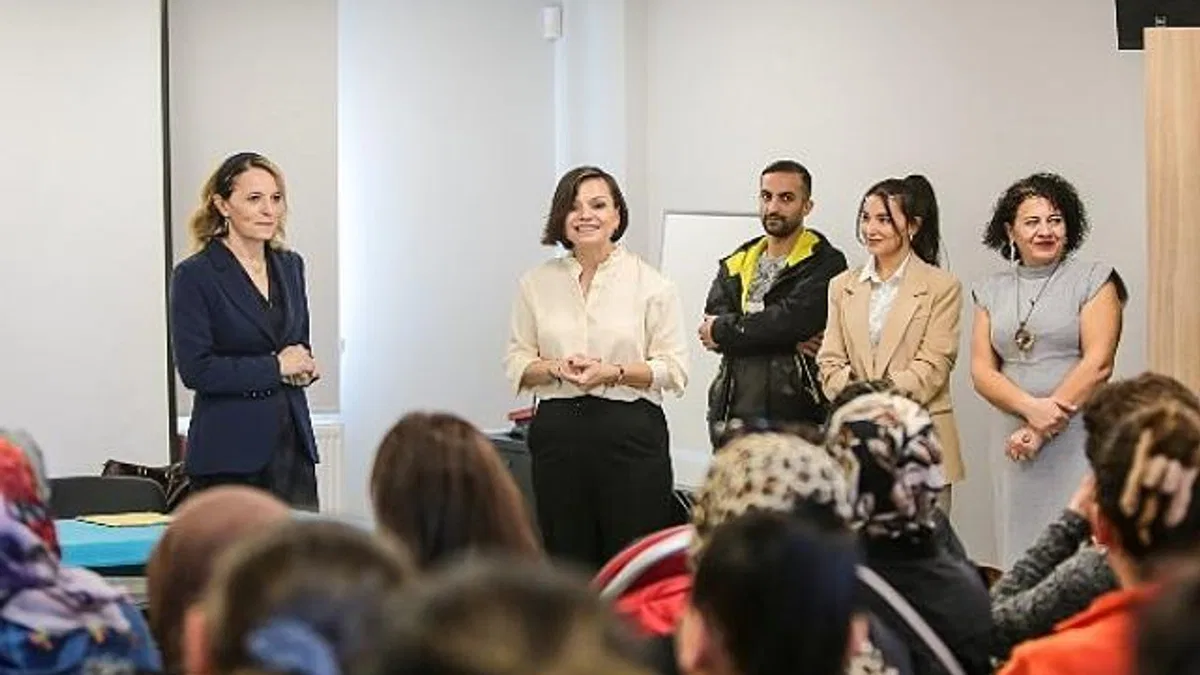 Karabağlar Çalıkuşu Semt Merkezi'nde çocuklar ve aileleri için bilinçlendirme etkinlikleri düzenlendi