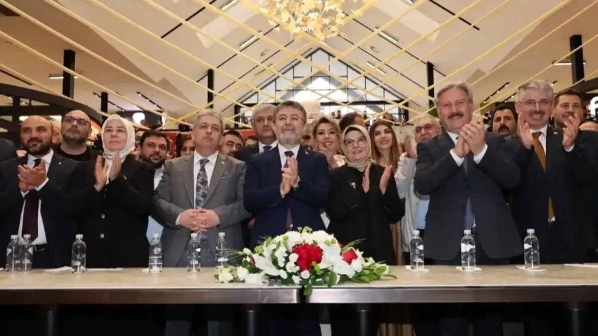 Çarşı Melikgazi Bakan Yumaklı'yla resmen açıldı