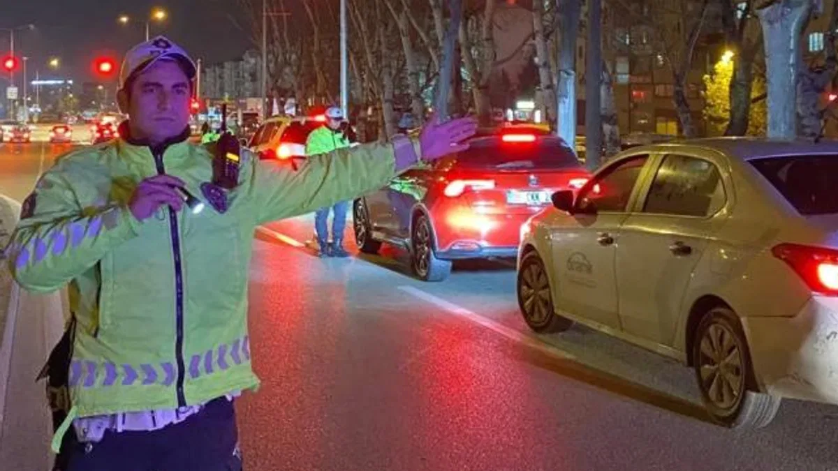 Bursa'da eski yılın son, 2025'in ilk saatlerinde denetimler hız kesmedi