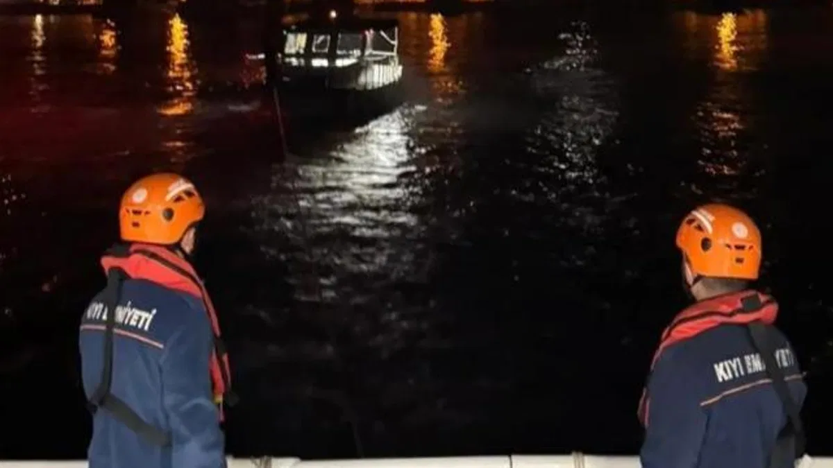Kireçburnu açıklarındaki pervane arızası yaşayan tekne Tarabya’ya yanaştırıldı