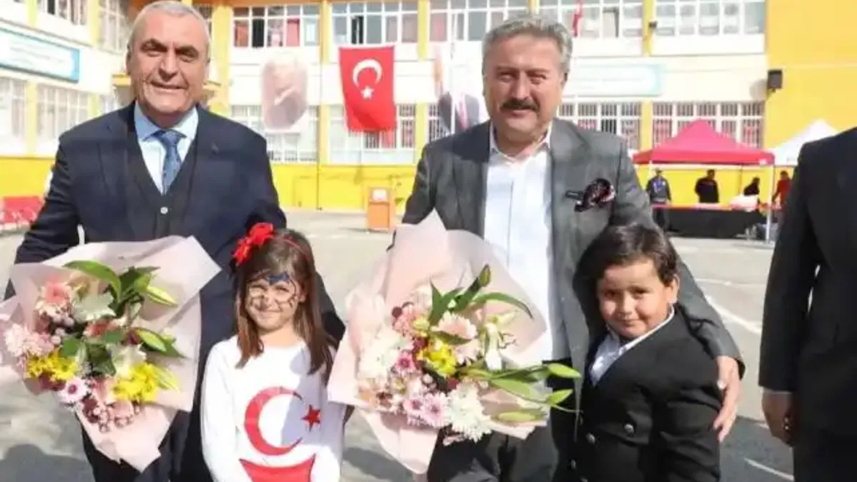 Mustafa Palancıoğlu'dan Esentepe Mumcular İlkokulu'na ziyaret