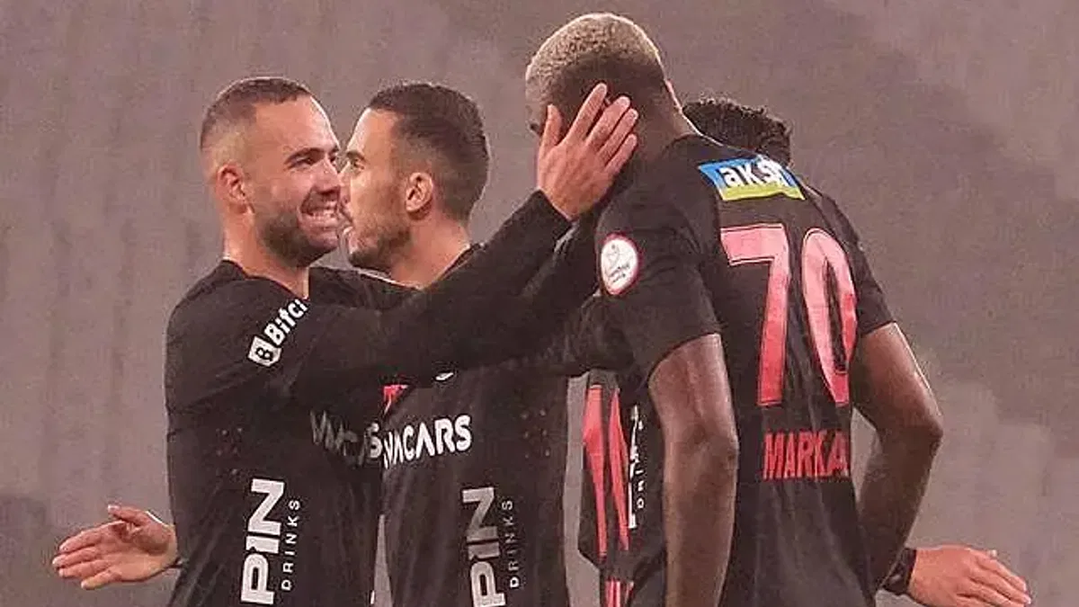 Vavacars Fatih Karagümrük 4-1 Bitexen Antalyaspor (Maç Sonucu)