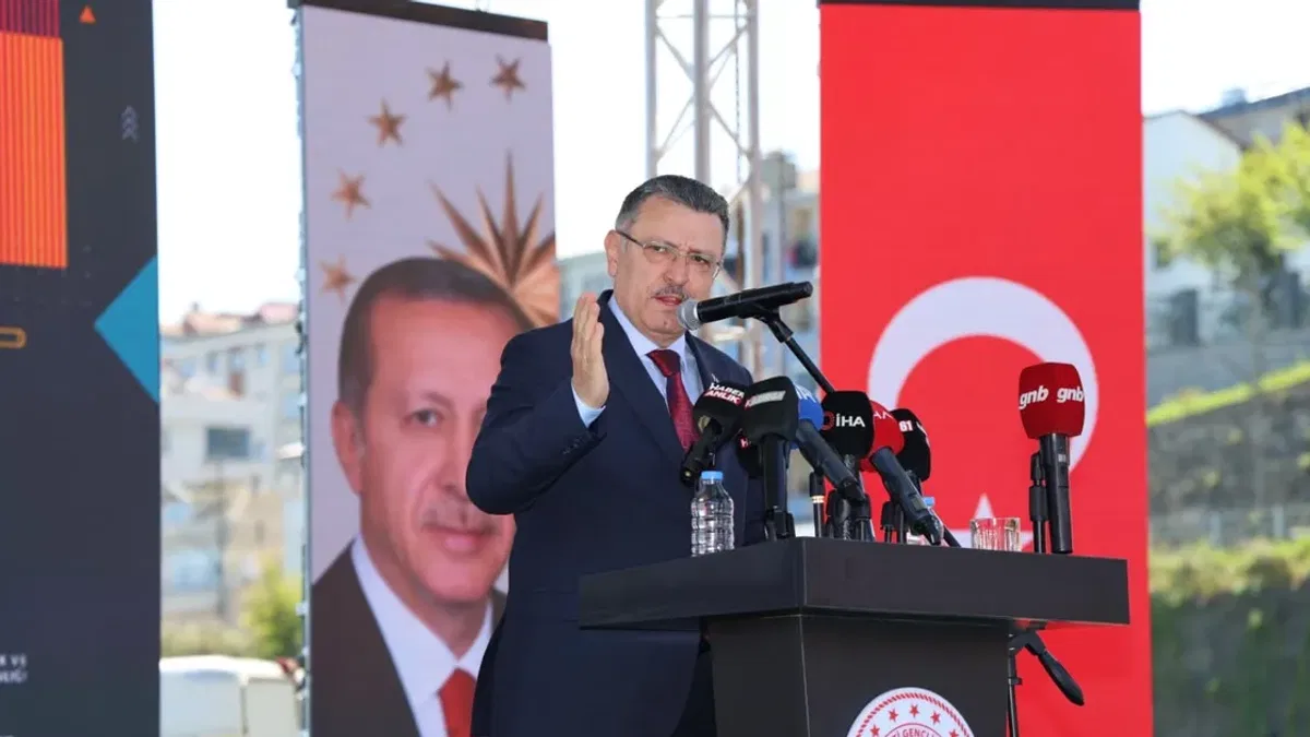 Trabzon'da Akçaabat Yarı Olimpik Yüzme Havuzu açıldı