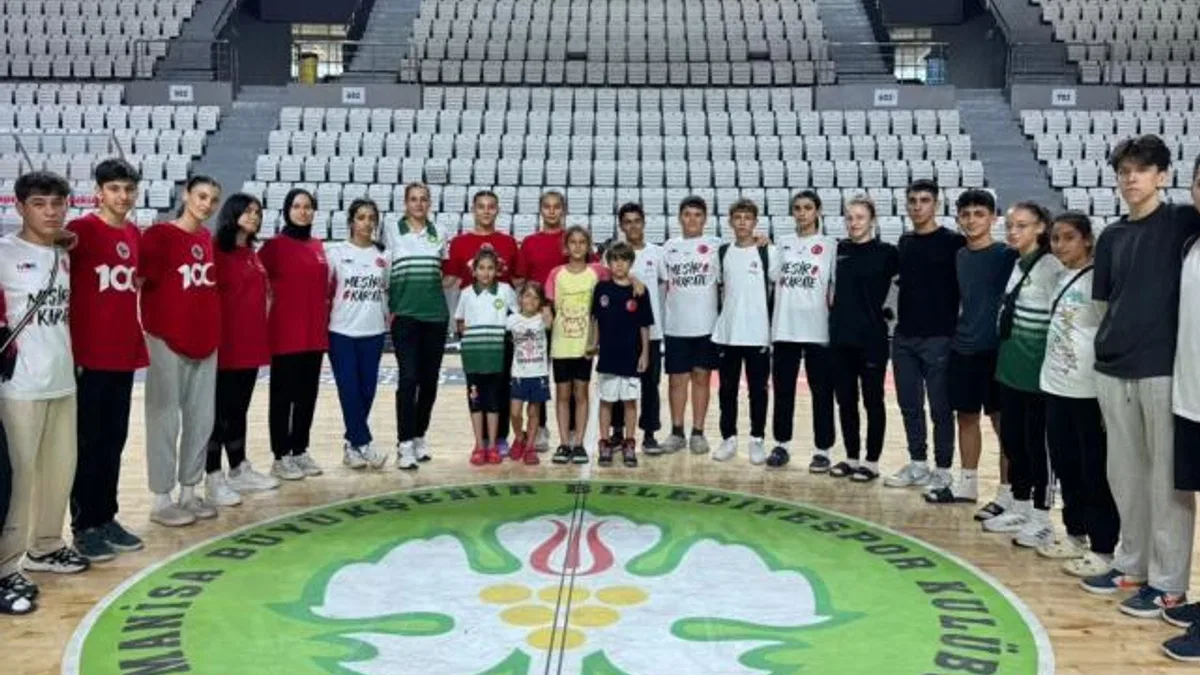 Manisalı sporcular madalyaları topladı