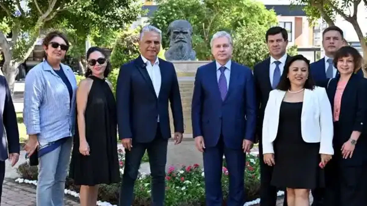 Moskova Hükümet Bakanı Çeremin’den Muratpaşa'ya ziyaret