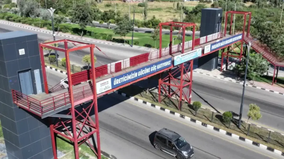 Manisa’da üst geçide asansör kolaylığı