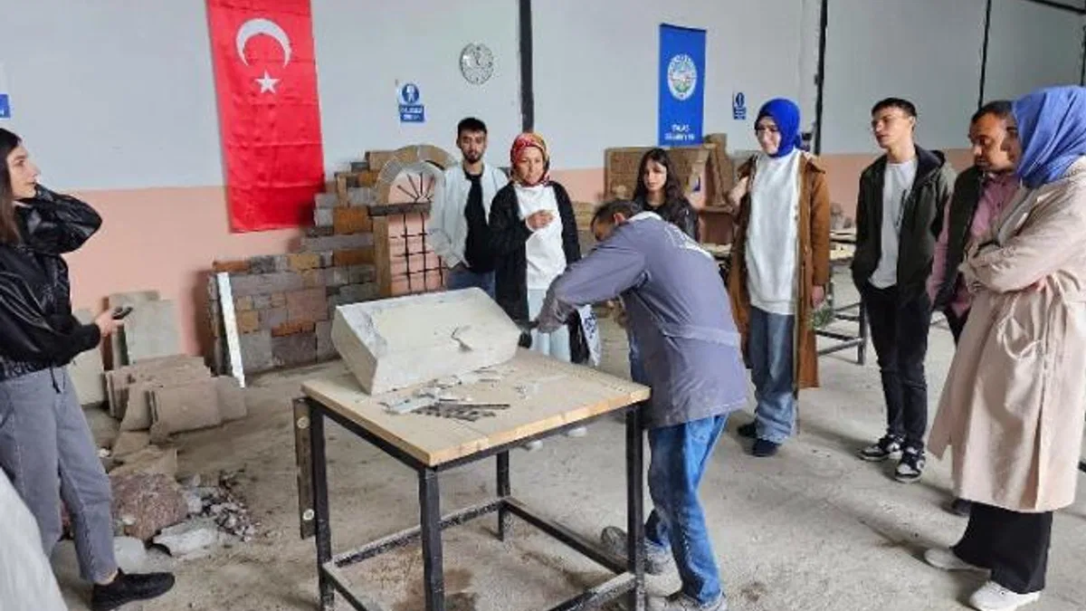 KAYÜ öğrencileri TAREM’de pratik yapıyor