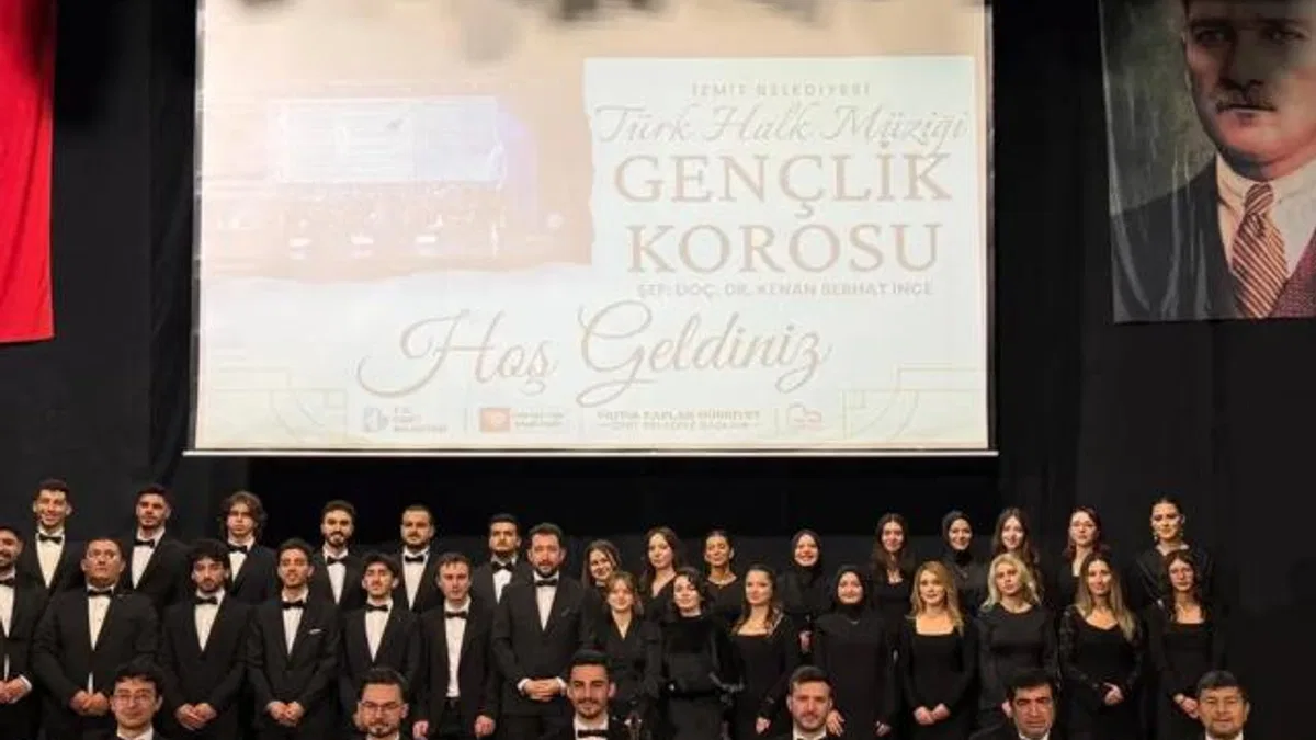 Kocaeli İzmit'te THM Gençlik Korosu’ndan muhteşem konser