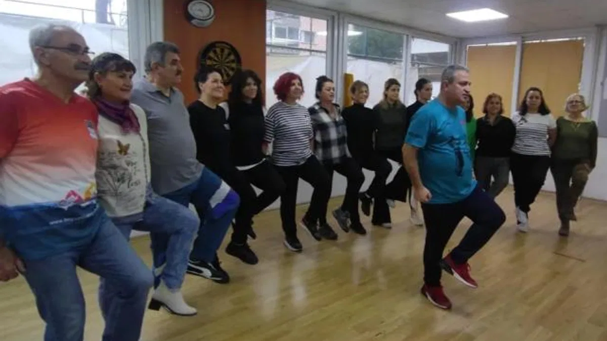 İzmir Karşıyaka'dan halk oyunları daveti