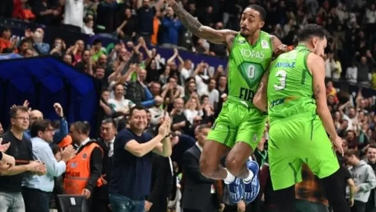 TOFAŞ, Anadolu Efes'i de devirdi