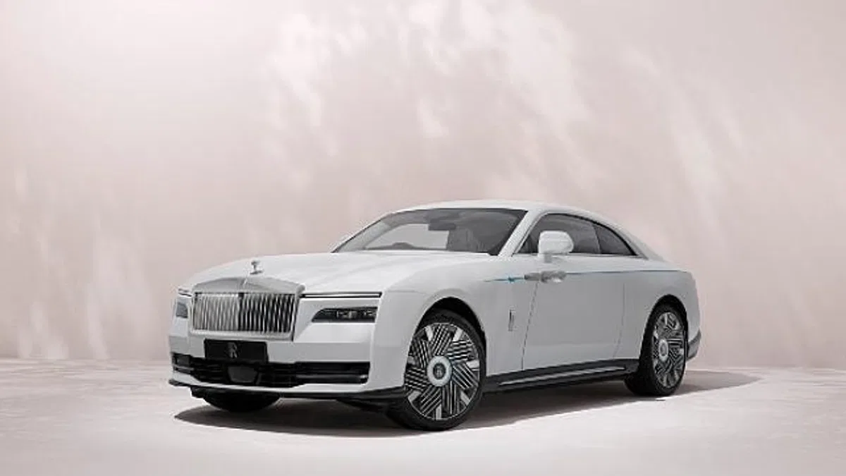 Rolls-Royce baharın zarafetini geleceğe taşıyor