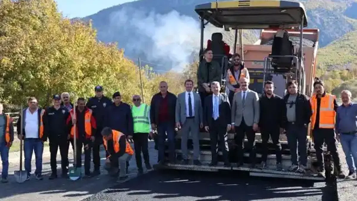Artvin'de Vali Ergün’den Ardanuç’ta asfalt mesaisi