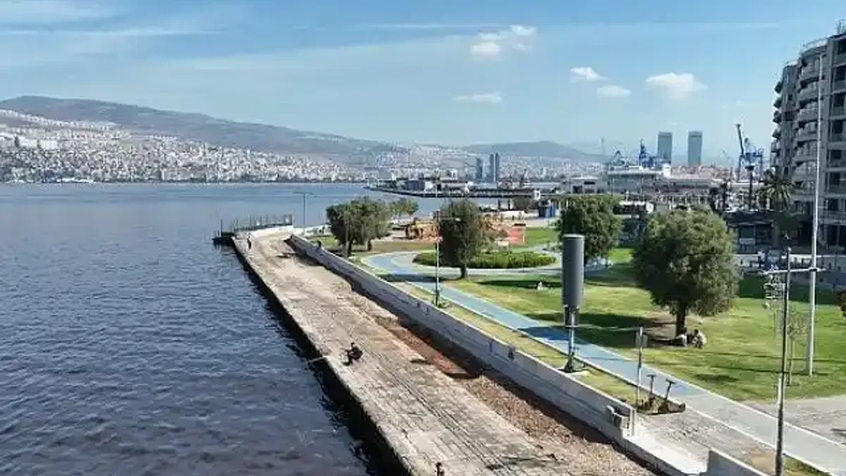 Kordon'da deniz taşkınlarını önlemek için yoğun tempo