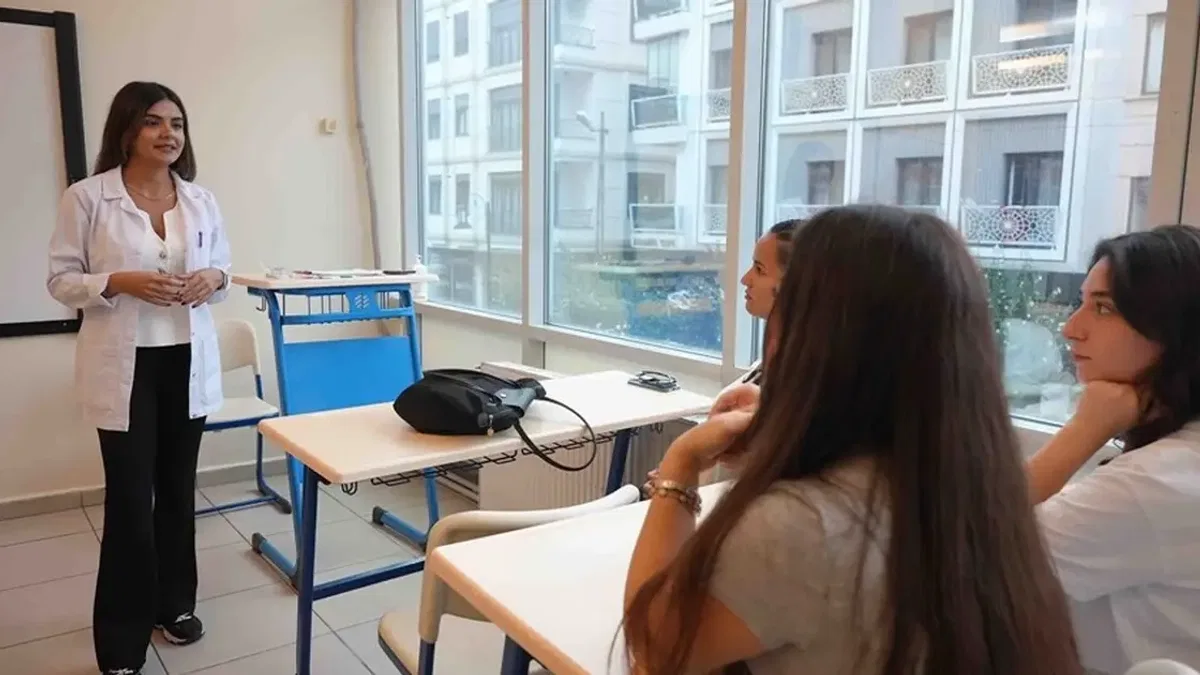 İstanbul Maltepe'de YKS hazırlık eğitimleri başladı