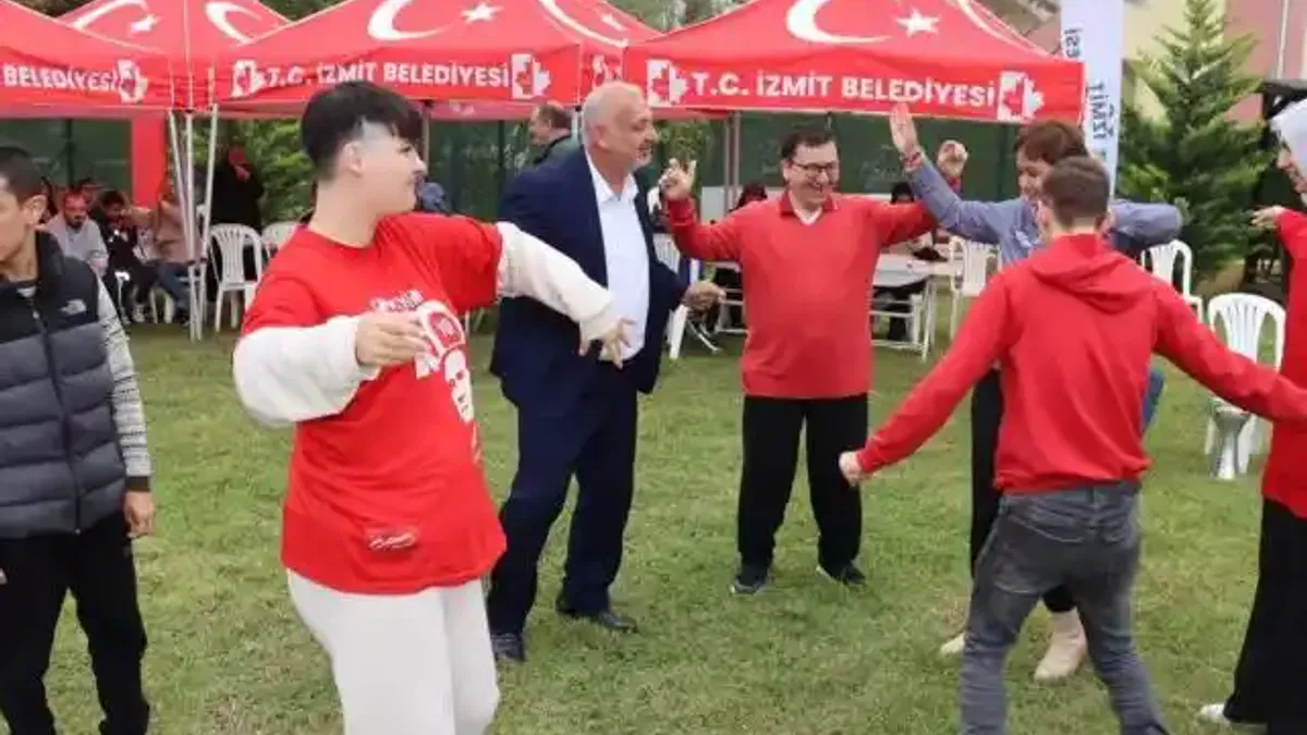 İzmit’te otizmli bireyler sonbahar şenliğinde buluştu