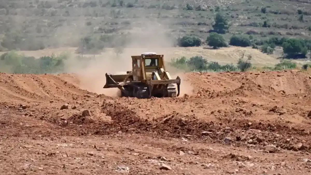 Manisa Salihli’ye hayvancılık, sulama ve yangınlar için gölet hazırlığı