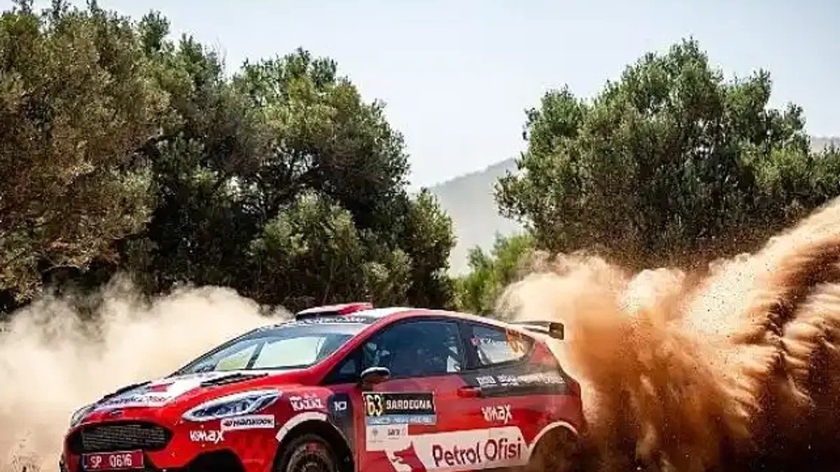 Türkiye'nin en genç ralli şampiyonu Kerem Kazaz, Dünya Ralli Şampiyonası'nın WRC3 kategorisinde 4.'lüğe yükseldi