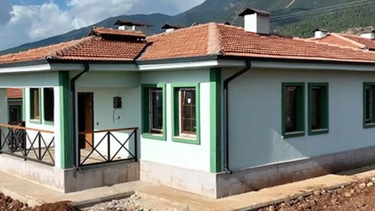 Depremzede köyler yeniden inşa ediliyor... Yıl sonuna kadar 30 bin köy evi teslim edilecek