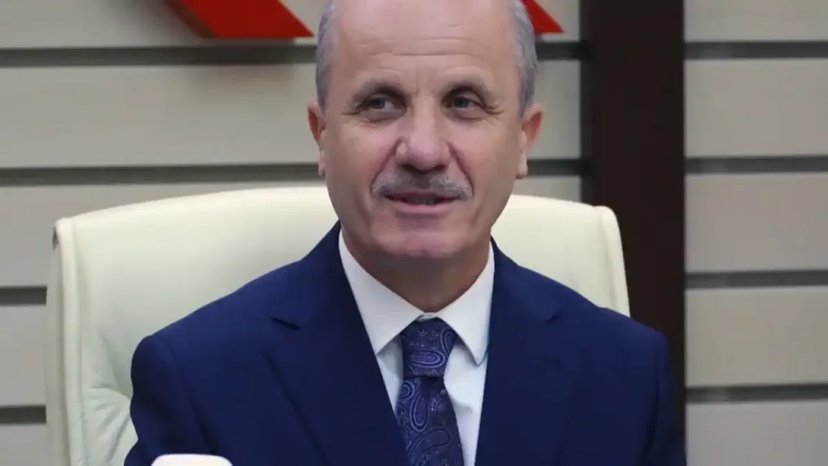 YÖK Başkanı Özvar'dan yurt dışında eğitim uyarısı: Üniversitenin tanınırlığını mutlaka kontrol edin