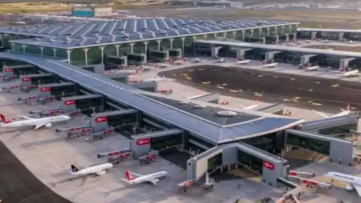 Temmuz'da 1,3 milyon yolcu İzmir’den havalandı