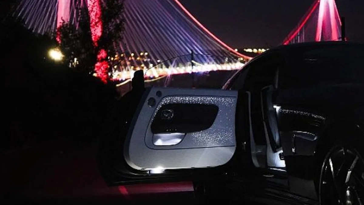 Tarihinin en güçlü Rolls-Royce'u Black Badge Spectre Türkiye sahnesinde
