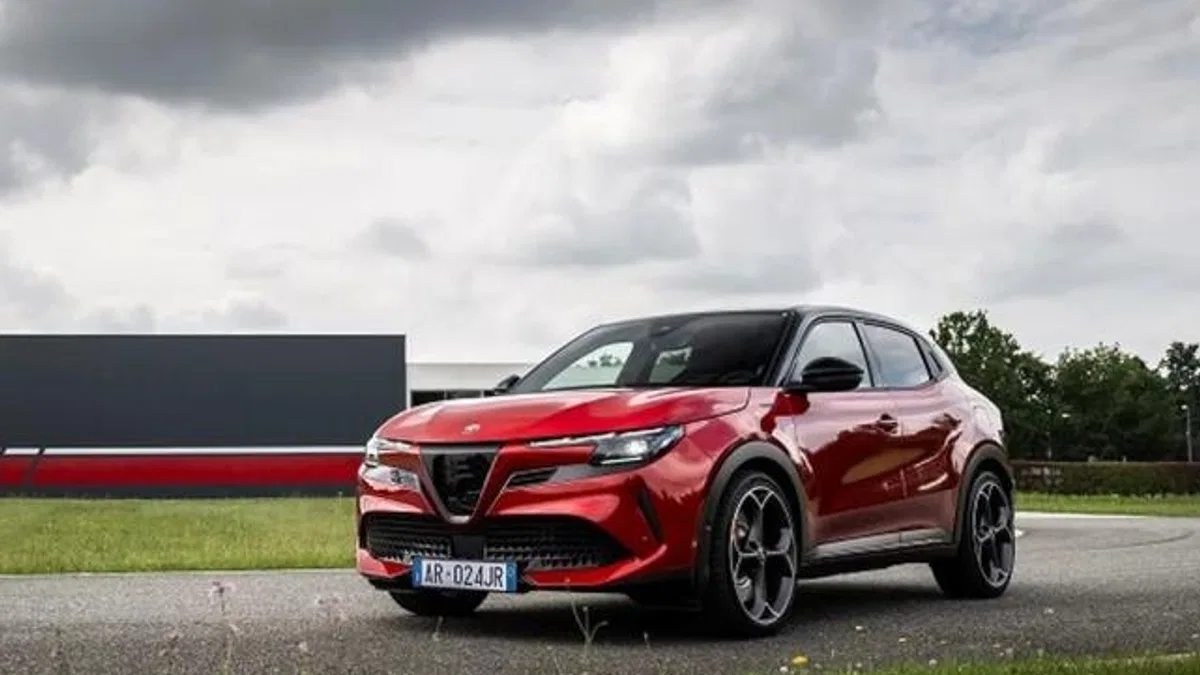 Alfa Romeo'dan yeni bağlantılı araç teknolojisi "Link"